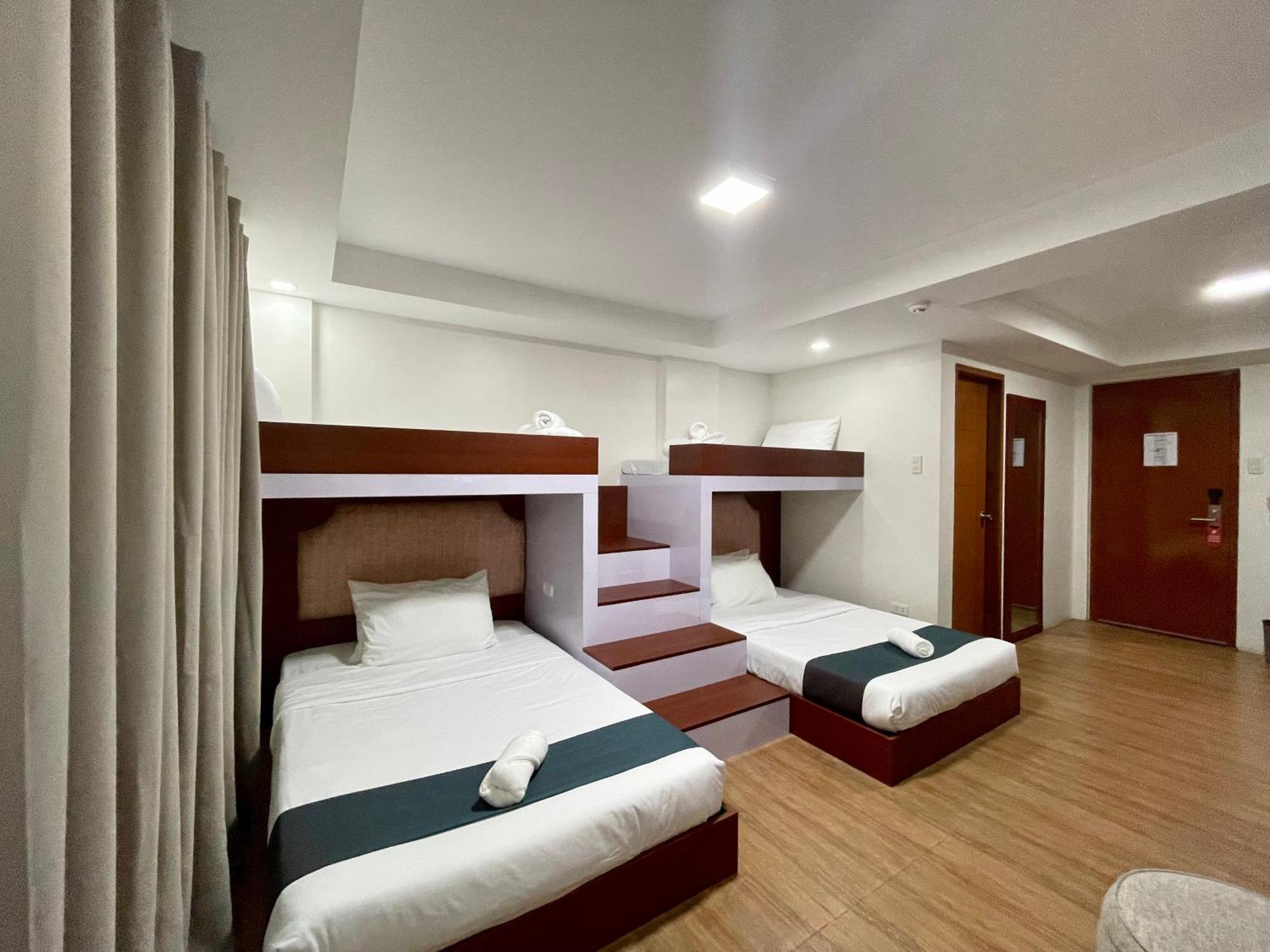 Staycation Hotel San Jose  Екстериор снимка