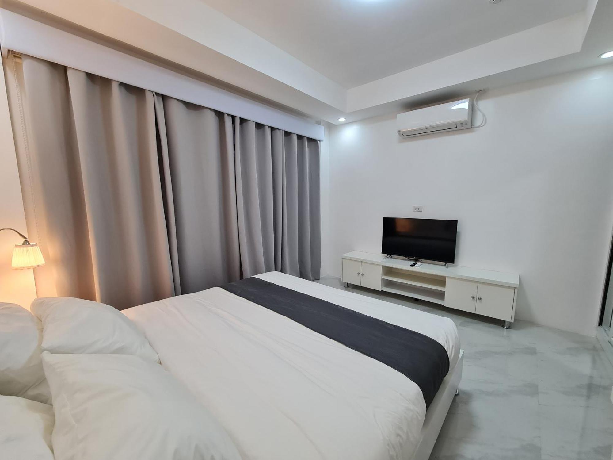 Staycation Hotel San Jose  Екстериор снимка