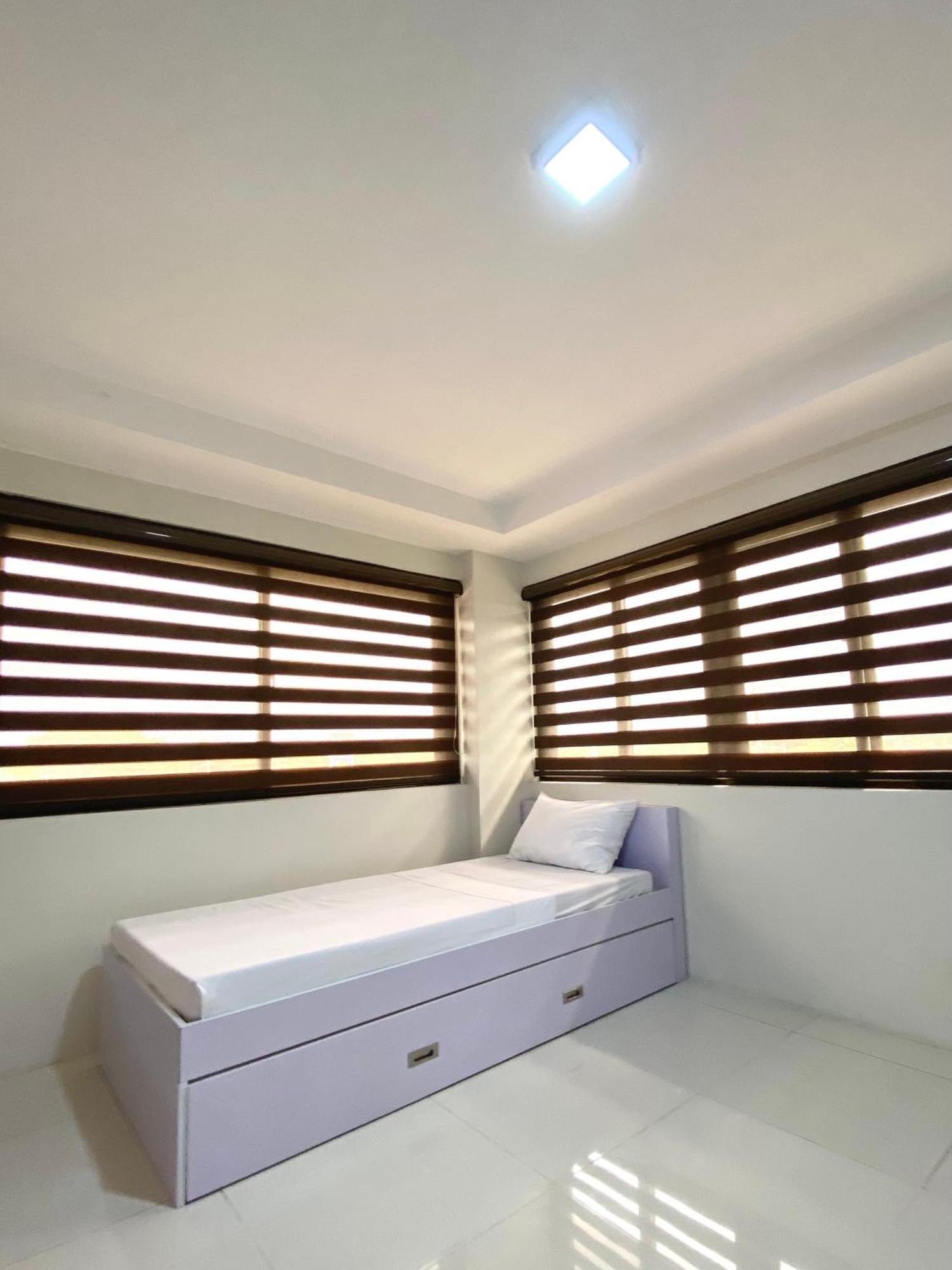 Staycation Hotel San Jose  Екстериор снимка