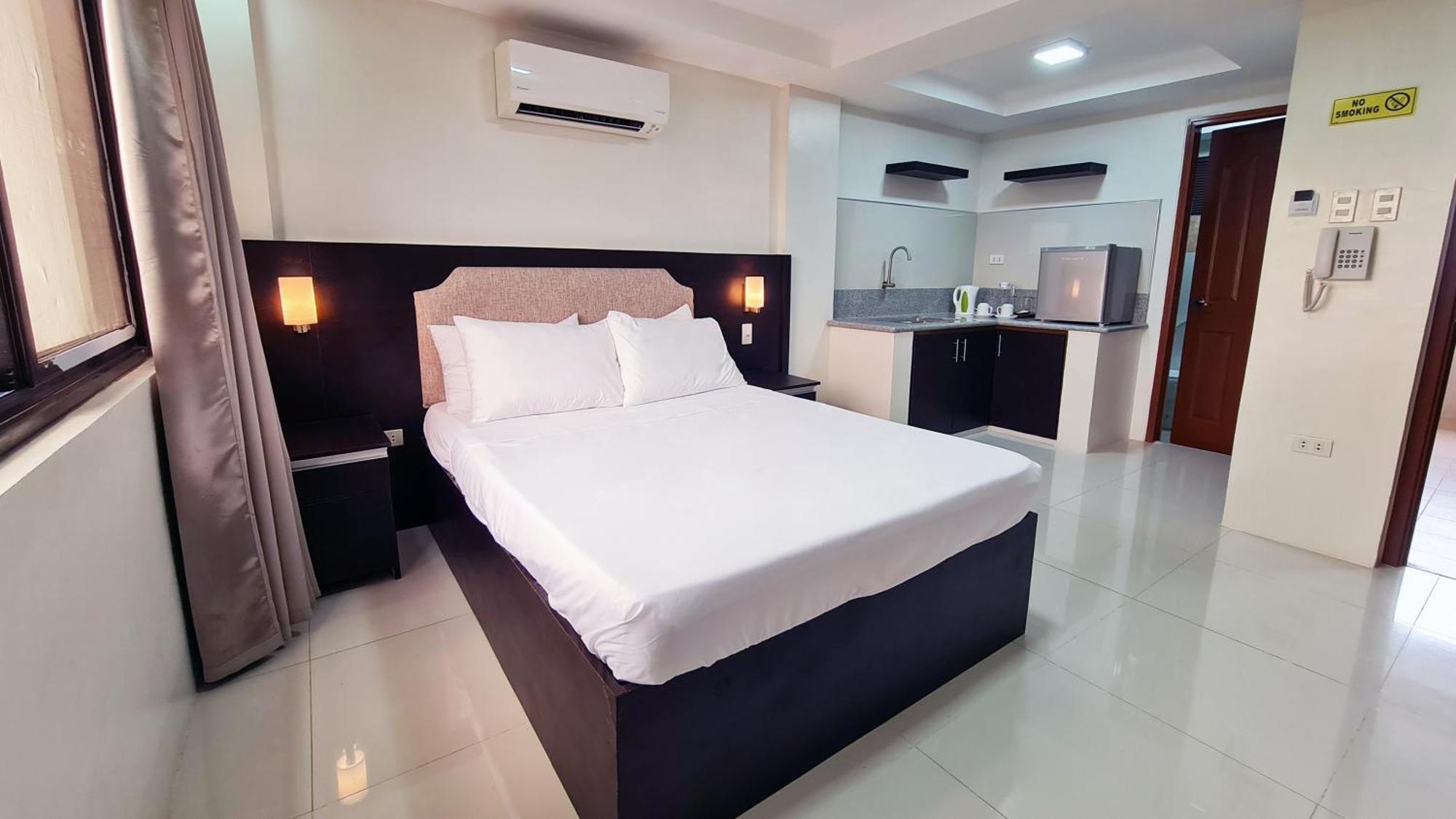 Staycation Hotel San Jose  Екстериор снимка