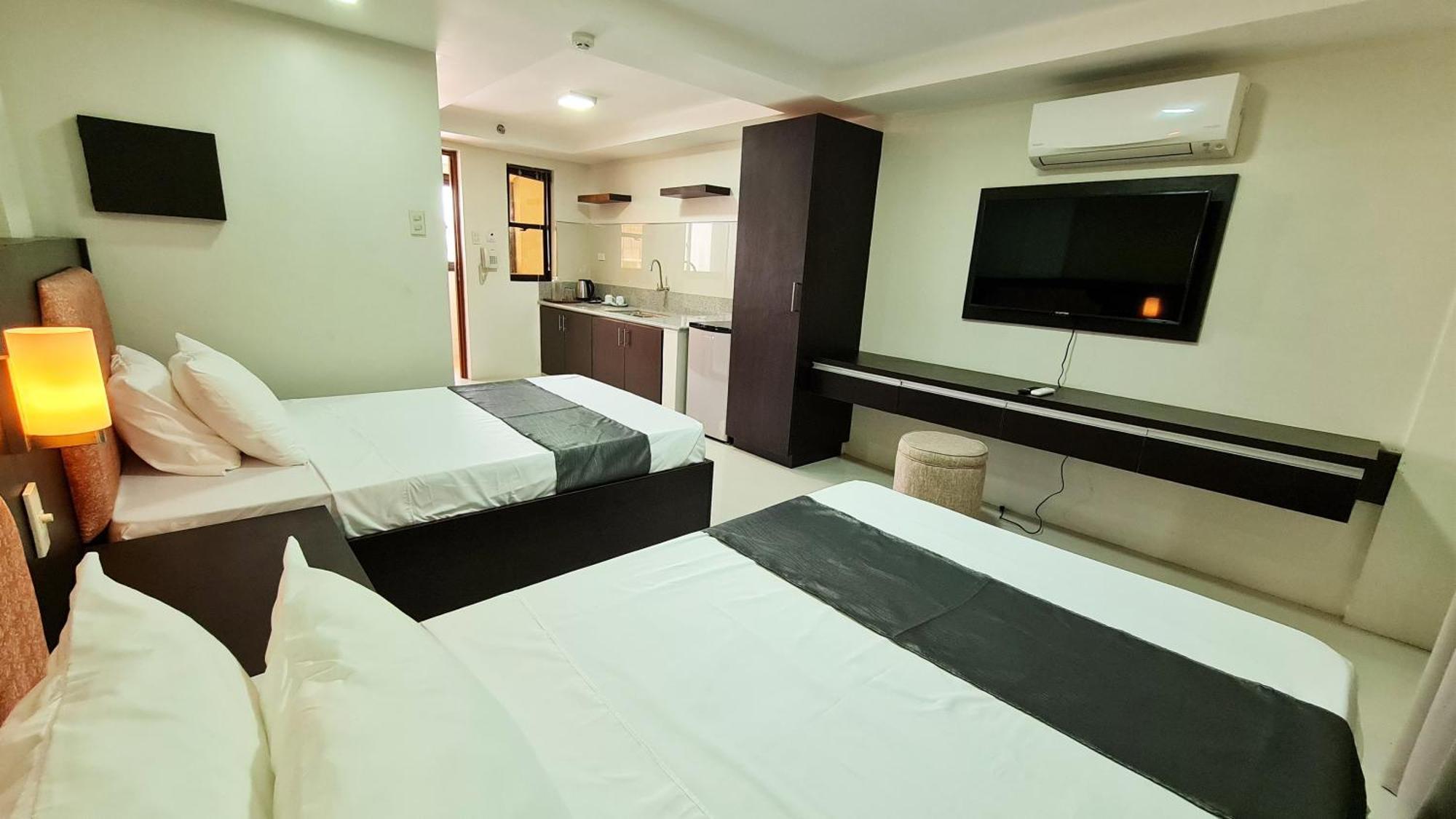 Staycation Hotel San Jose  Екстериор снимка