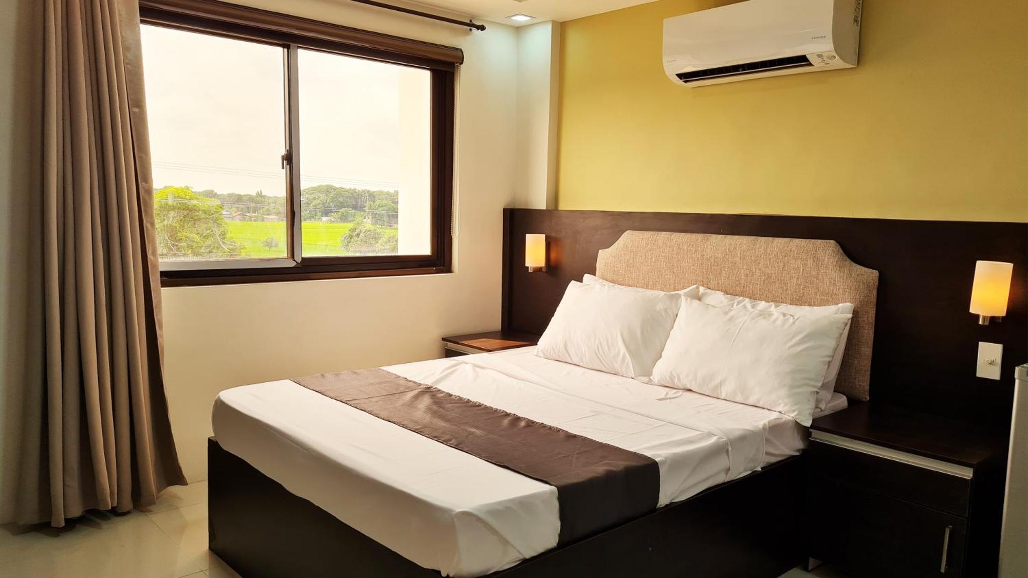 Staycation Hotel San Jose  Екстериор снимка